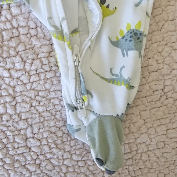 5/$15 Carter's 2-Way Zip Sleep & Play Footed Onesie, Dinosaurs, Size 3M. - Picture 2 of 4
